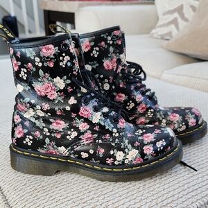 Doc Martins Air Wair Flowered Boots, Size 5